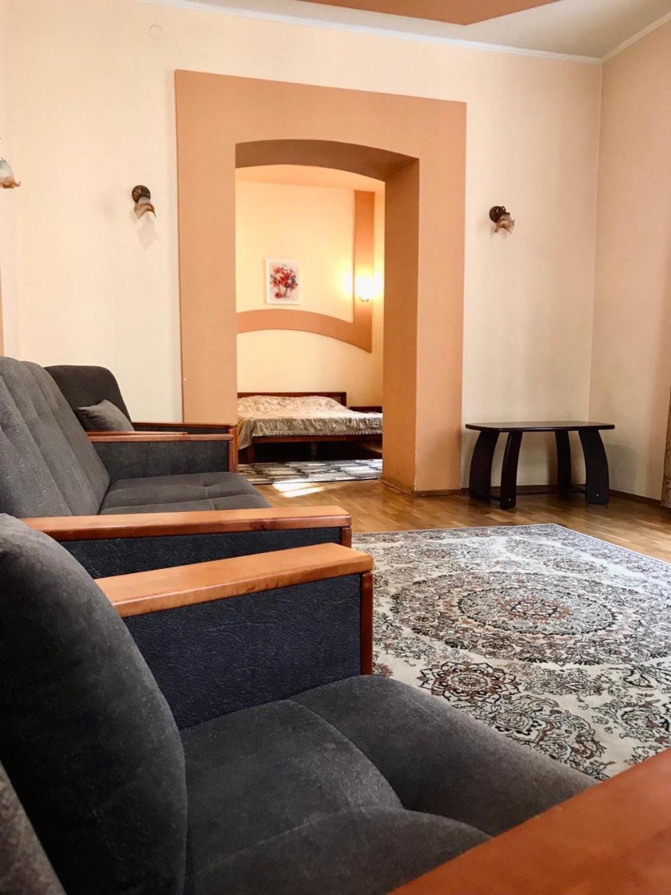 Apartament-Minihotel Elpida Lemberg Exterior foto